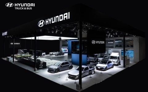 MIGHTY Fuel Cell впечатляюще представил себя на автомобильной выставке в Гуанчжоу, демонстрируя “образец нулевого углеродного водородного городского распределения”, который рисует новую главу в сфере зеленой логистики.