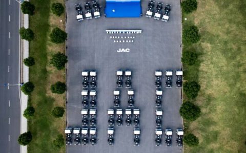 JAC Group передала сто электрических легких грузовиков в Мексику