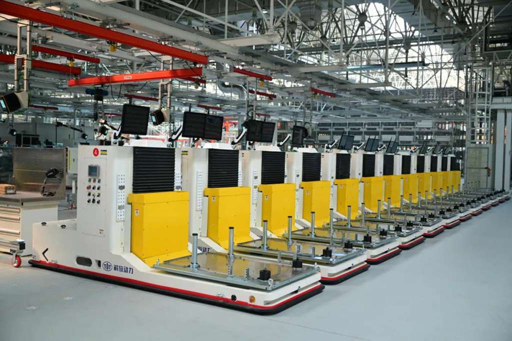 Запуск суперзавода FAW Jiefang 6DV и торжественная презентация первой водородной двигательной установки.