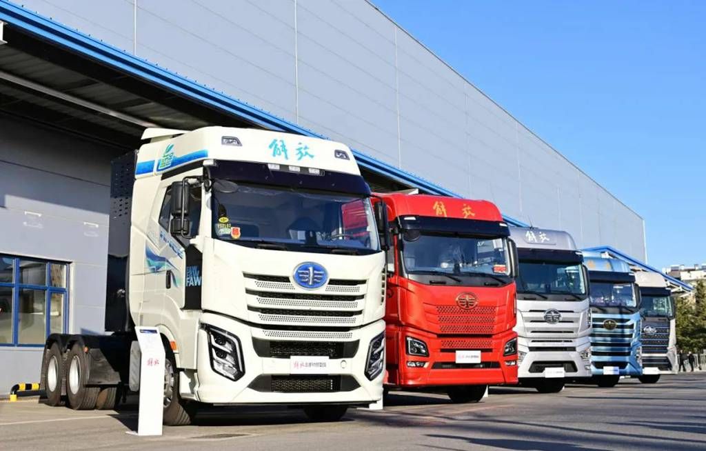 Запуск суперзавода FAW Jiefang 6DV и торжественная презентация первой водородной двигательной установки.