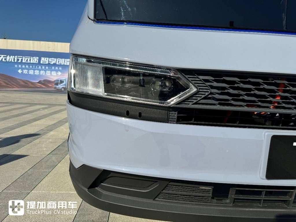 Модель BYD T5 2025 года, гибридный легкий грузовик, выходит на рынок. Какие улучшения и обновления он получил? Реальный обзор — давайте разберемся!