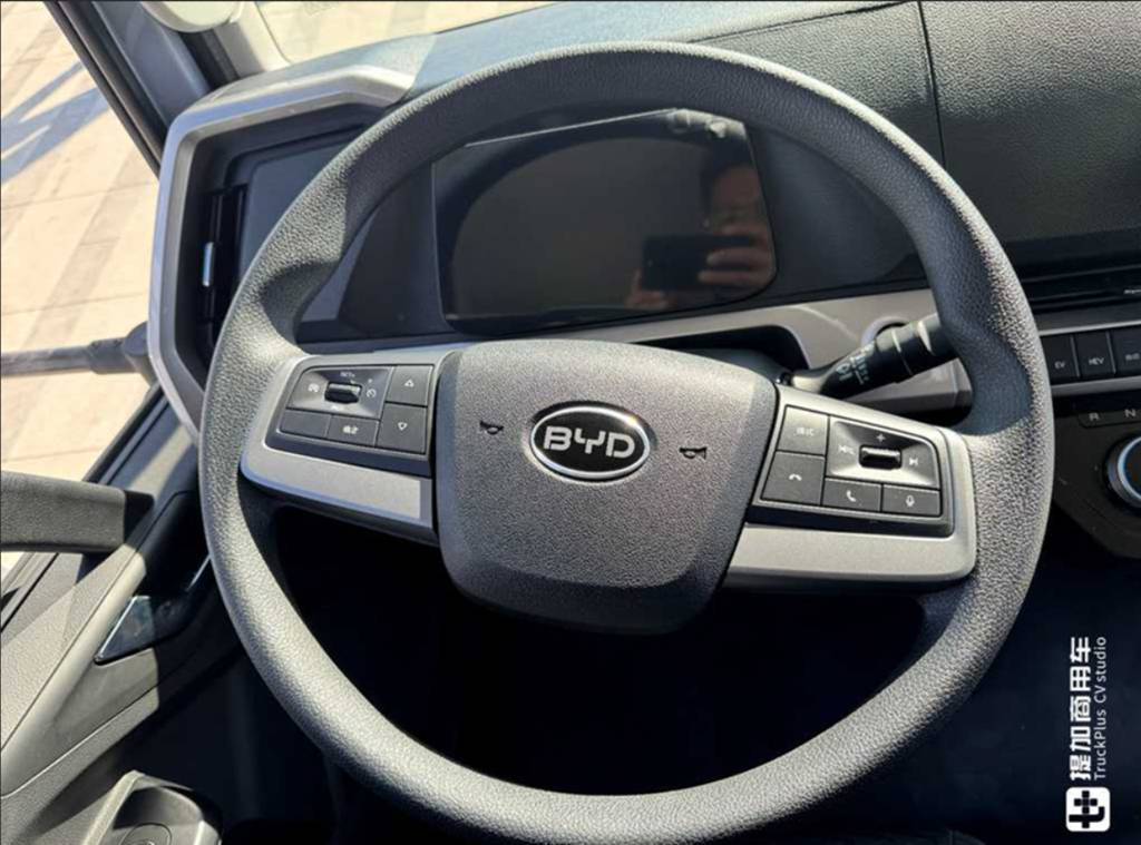 Модель BYD T5 2025 года, гибридный легкий грузовик, выходит на рынок. Какие улучшения и обновления он получил? Реальный обзор — давайте разберемся!