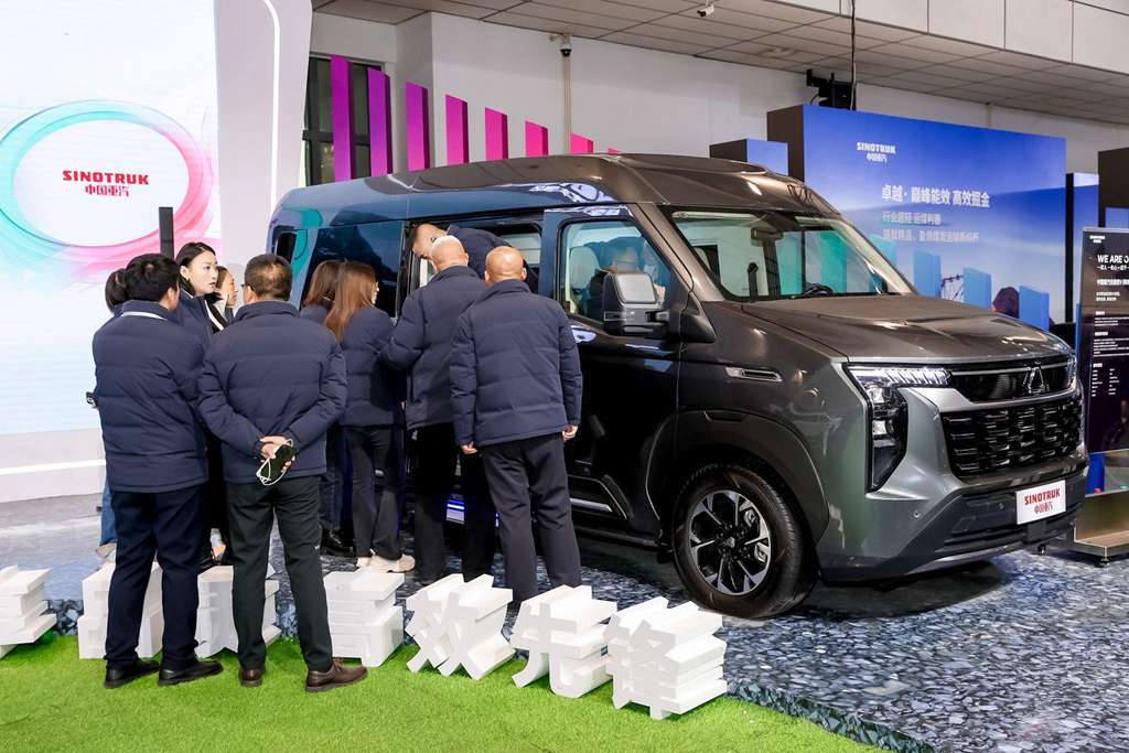 Компания Sinotruk официально представила новый бренд легких коммерческих автомобилей — "Пионер V", с крупным релизом всей линейки моделей.