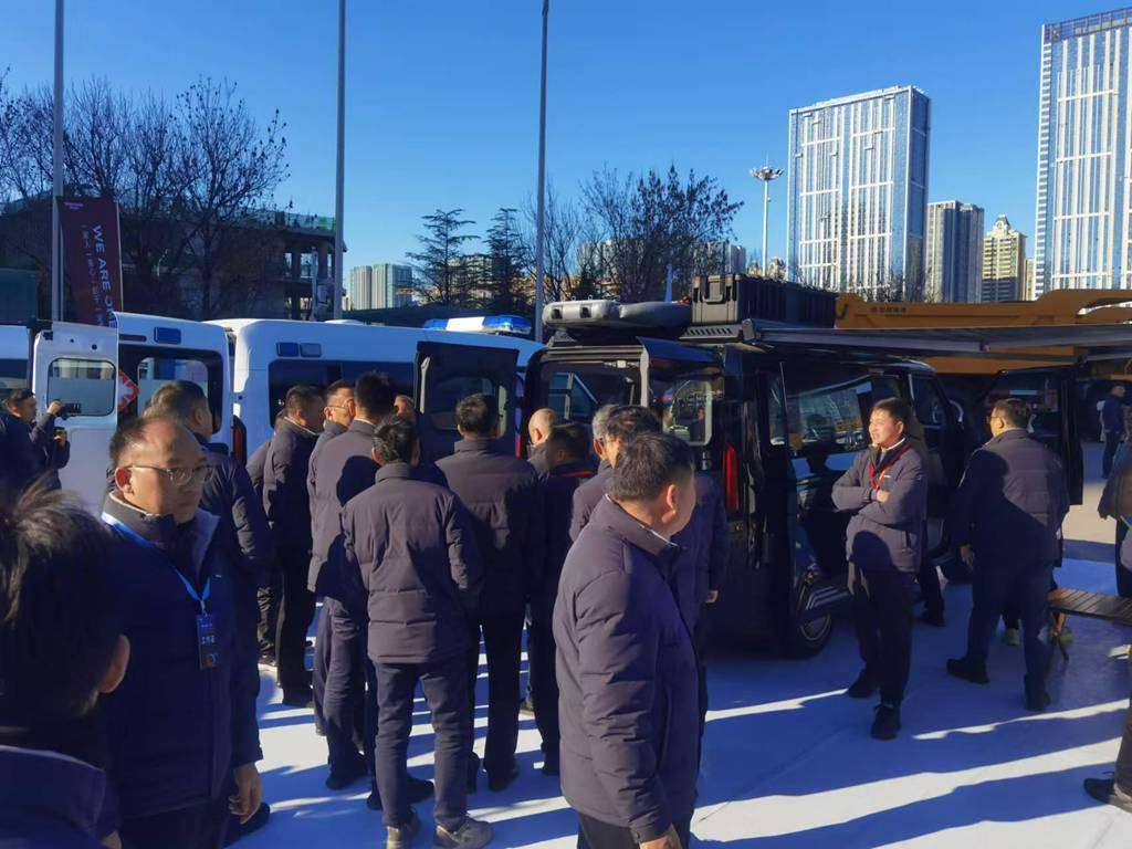 Компания Sinotruk официально представила новый бренд легких коммерческих автомобилей — "Пионер V", с крупным релизом всей линейки моделей.