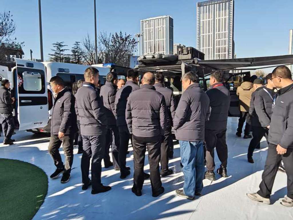 Компания Sinotruk официально представила новый бренд легких коммерческих автомобилей — "Пионер V", с крупным релизом всей линейки моделей.