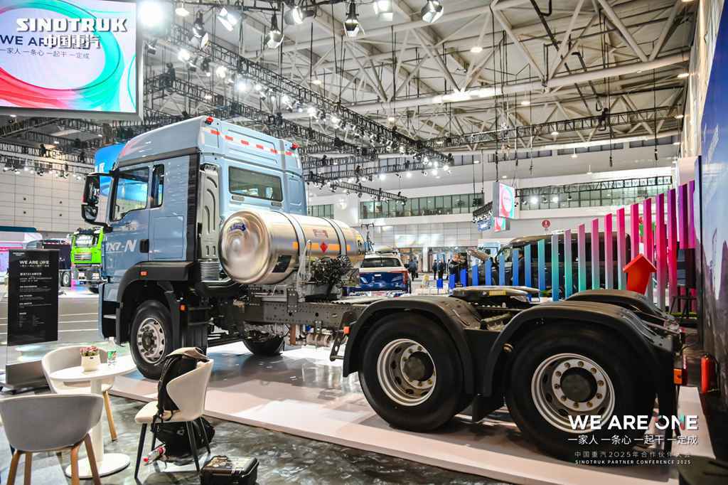 China Sinotruk Howo TX7-N тягач — мощная сила, снова на высоте, "Три лучших" тяжёлых грузовика заслуженно получили свою репутацию!
