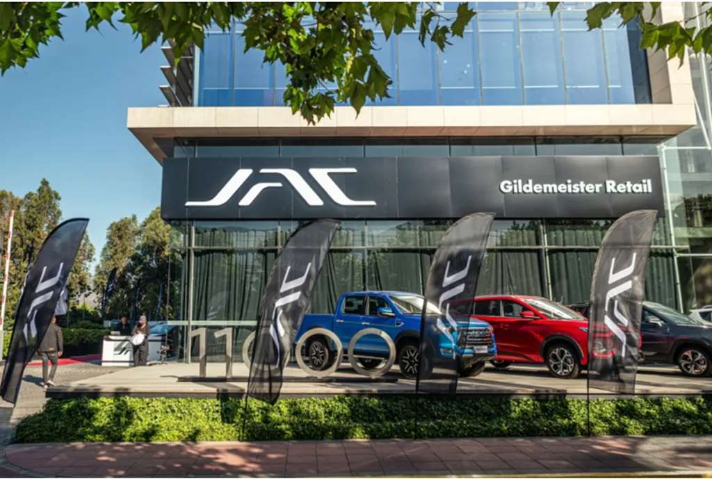 Открывая новый этап и новую главу, JAC представляет обновлённый пикап с автоматической трансмиссией в Чили.