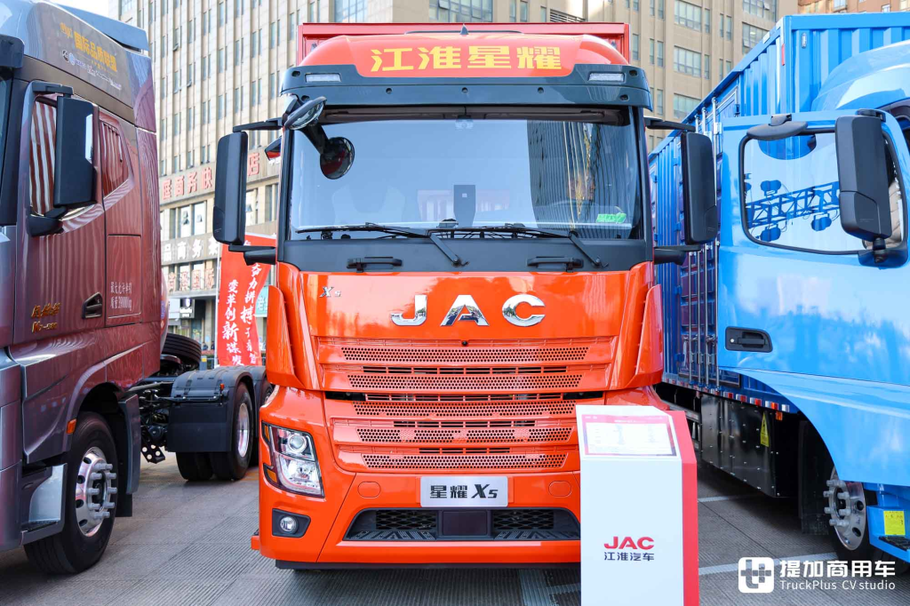 JAC Xingyao X5 одноосный грузовик с мощностью 350 лошадиных сил!