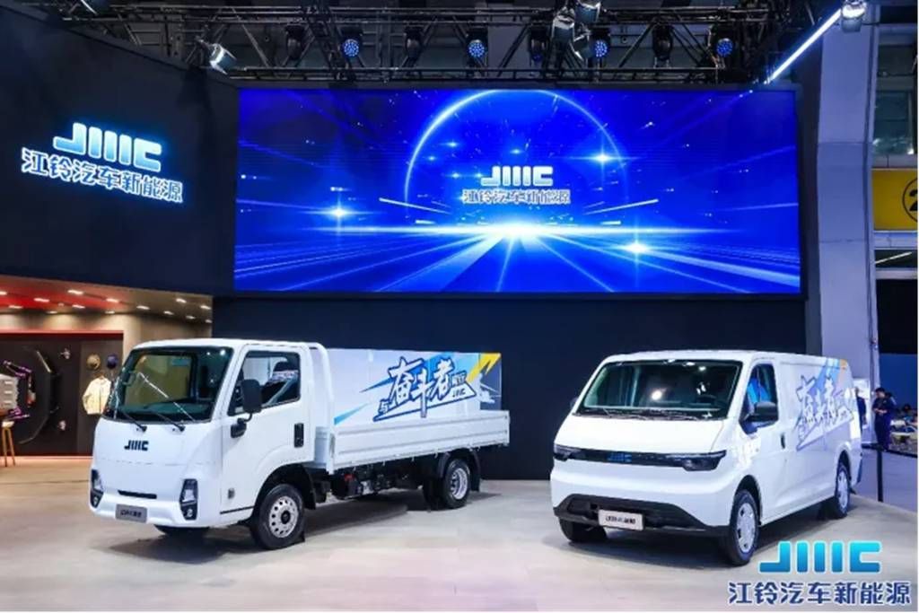 Запуск Jiangling E-Fushun и E-Shunda