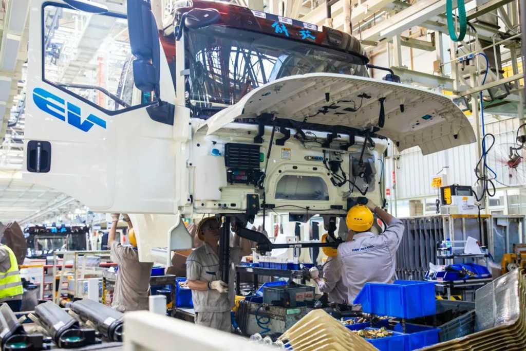 FAW Jiefang открывает новую главу развития с инновационными технологиями