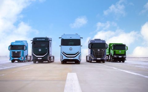 ​​Апрельский рост на 121%! Продажи FOTON Heavy Truck достигли 11 883 единиц, технологии выводят марку на новый уровень​​