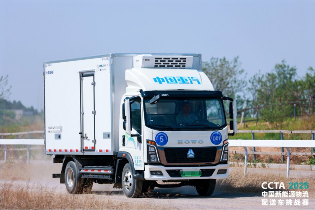 ​​Самый ценный "первое место"! SINOTRUK заняла лидерство по продажам грузовиков в апреле, подтверждая трехлетнее доминирование​​