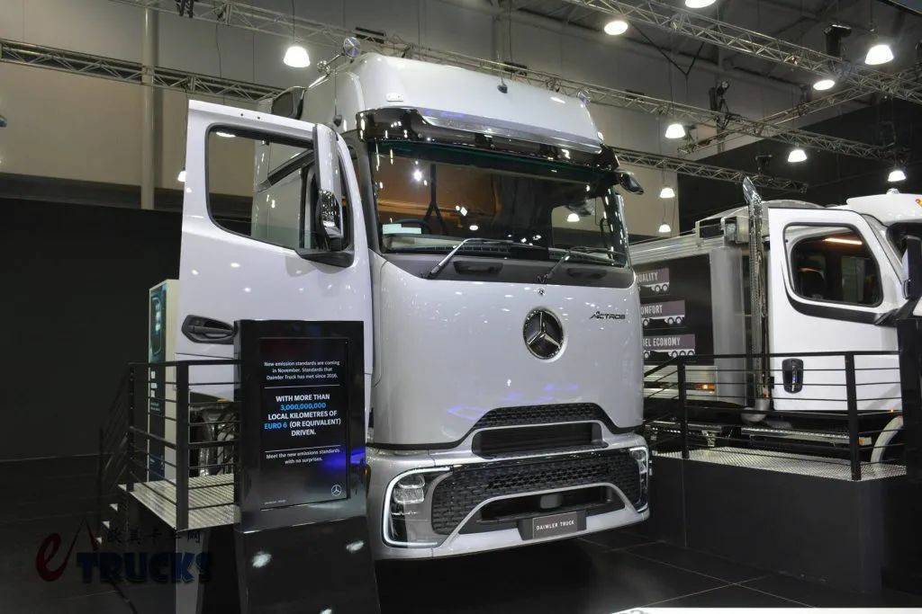 ​​Ведем вас по Брисбенскому автосалону 2025: Европейские грузовики – новый Tatra Phoenix и двухместная кабина IVECO​​