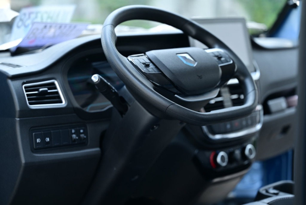 ​​Грузоподъемность 1.5 тонны, 1 кВт·ч – 5 км! Weichai LANDKING X1 запускает электрический микроавтобус нового поколения​​