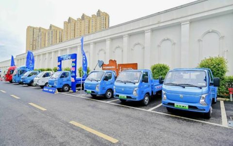 ​​Грузоподъемность 1.5 тонны, 1 кВт·ч – 5 км! Weichai LANDKING X1 запускает электрический микроавтобус нового поколения​​