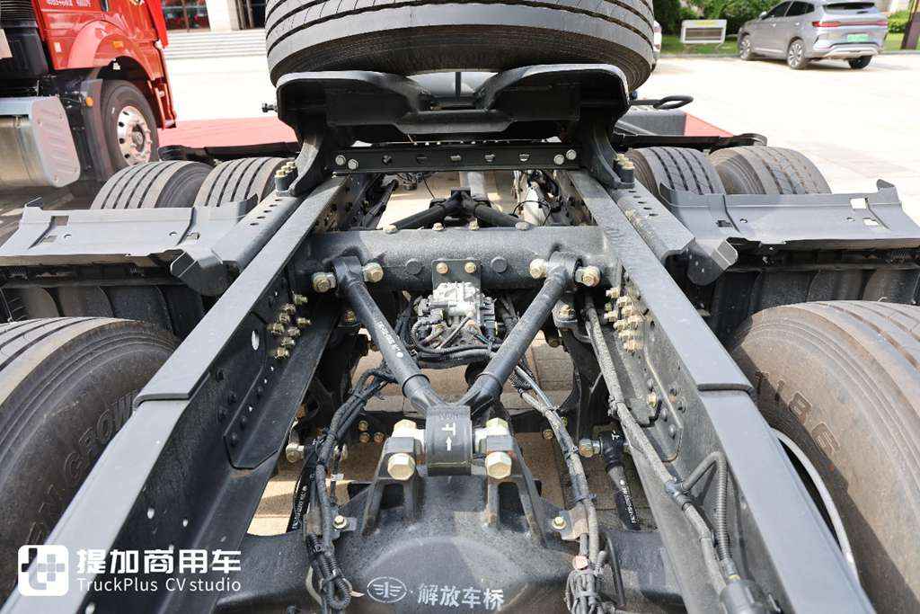 ​​Отливая величие десяти тысяч: Почему серия FAW Jiefang 6SM6 уверенно правит в нишевых транспортных сегментах​​