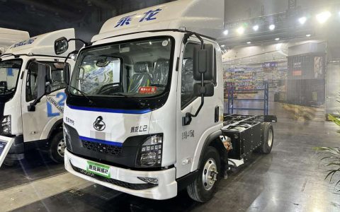 ​​Лёгкий грузовик Dongfeng Liuzhou Motor Yiwei 2 CNG с увеличенным запасом хода: Сколько скрытых выгод для прибыли он таит?​​