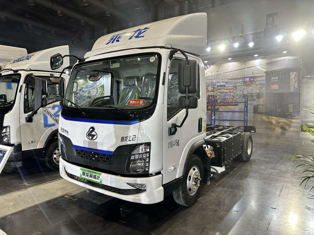 ​​Лёгкий грузовик Dongfeng Liuzhou Motor Yiwei 2 CNG с увеличенным запасом хода: Сколько скрытых выгод для прибыли он таит?​​