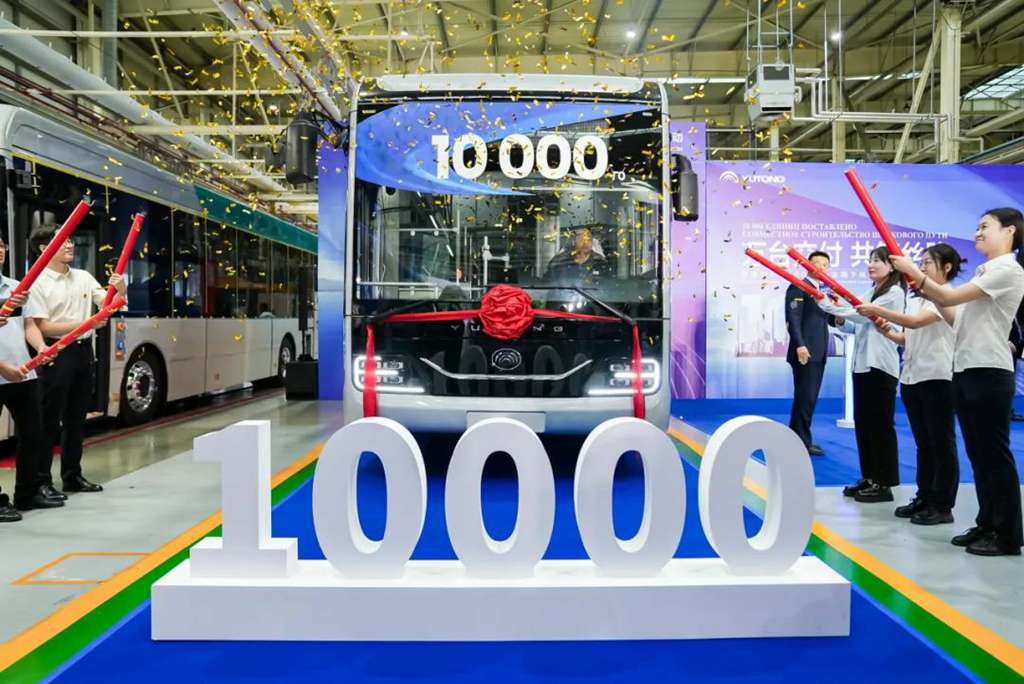 ​​Исторический момент: 10 000-й автомобиль YUTONG произведён для Центральной Азии!​​