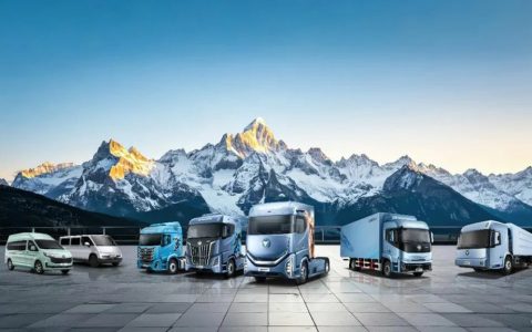 ​​Правда за ростом продаж на 73%: Foton перестраивает правила игры в индустрии тяжелых грузовиков с помощью «треугольной модели»​​