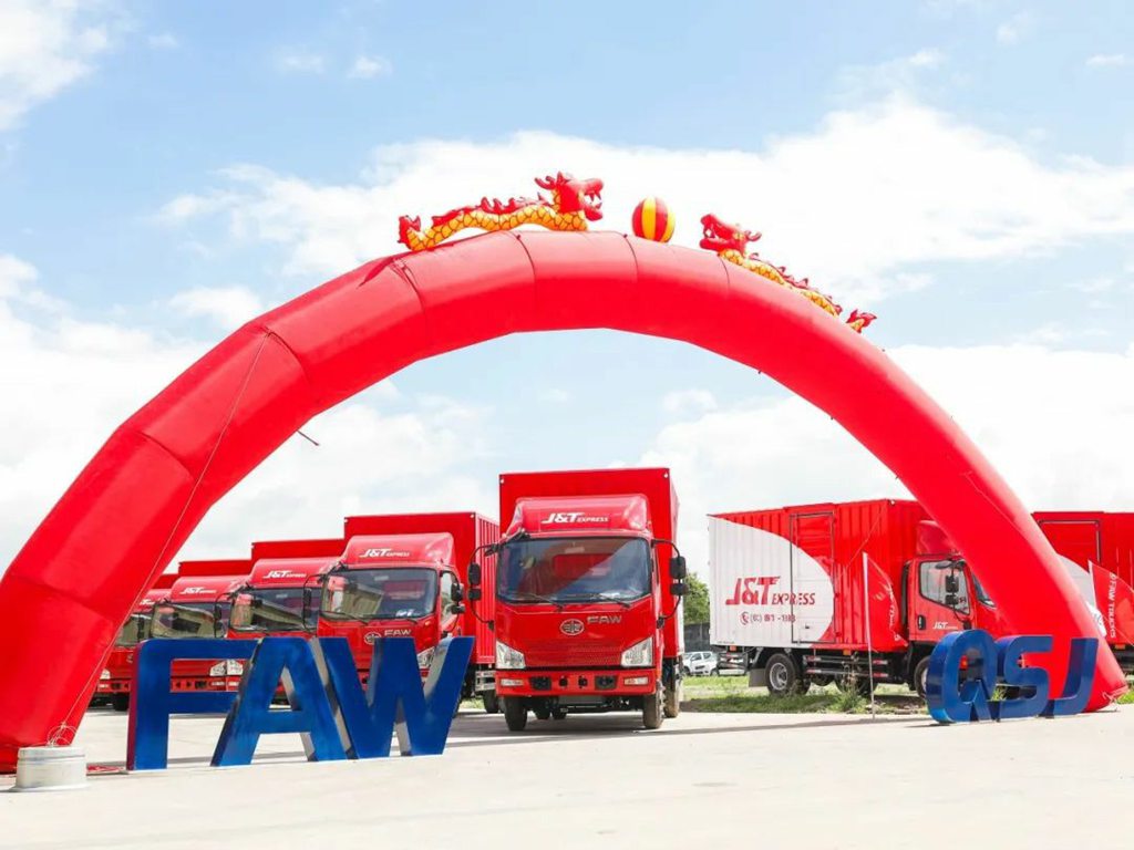Успешная поставка 36 логистических автомобилей J&T EXPRESS на Филиппинах компанией FAW Jiefang