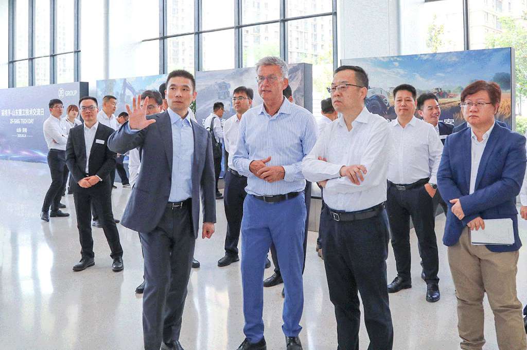 ​​Shandong Heavy Industry Group и ZF провели День технологического обмена​​
