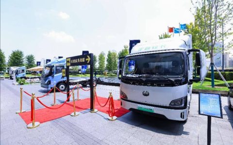​​Флагманский грузовик YUTONG T6 премиум-класса выходит на рынок, переосмысливая стандарты коммерческого транспорта​​