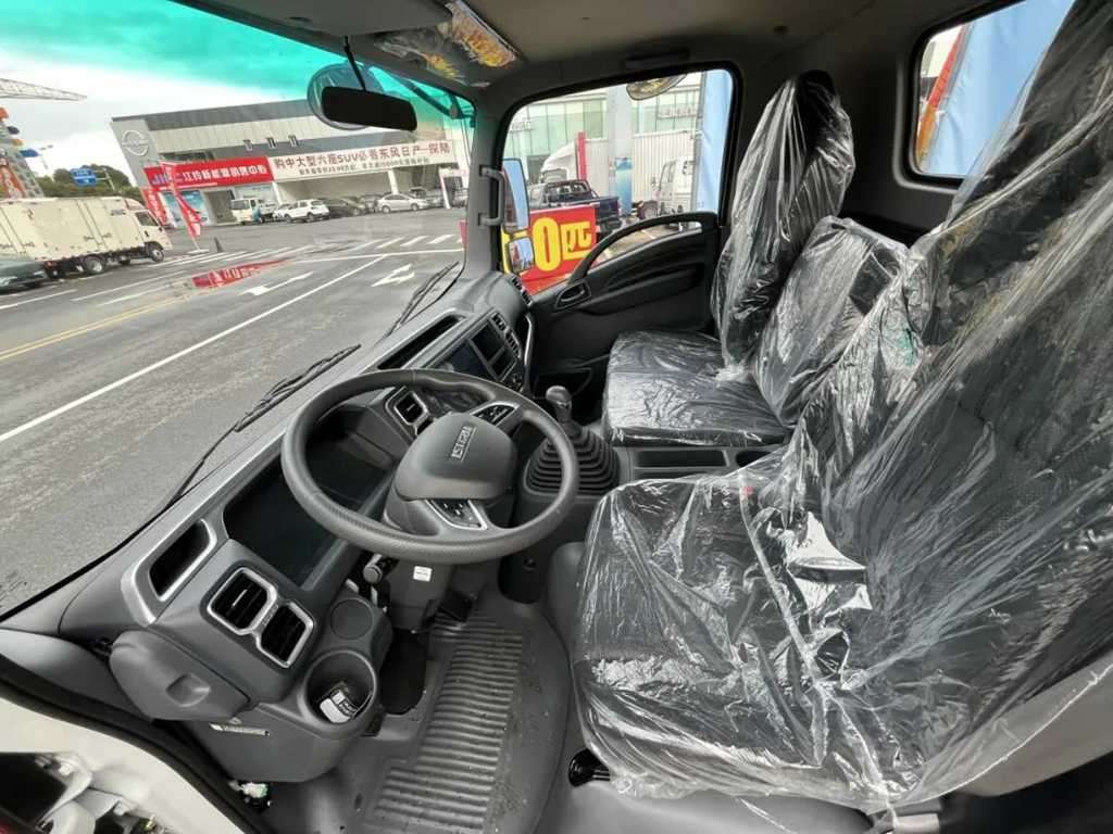 Межгородские перевозки: от "боли" к "свободному движению"! Новый Qingling ISUZU KV800 — настоящий профессионал
