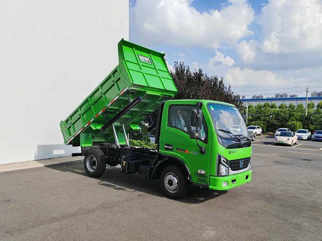 ​​Самосвал Weichai LANDKING • Han: Выдающаяся проходимость и грузоподъемность для решения сложных задач! Мощная конфигурация демонстрирует истинную силу самосвала!​​