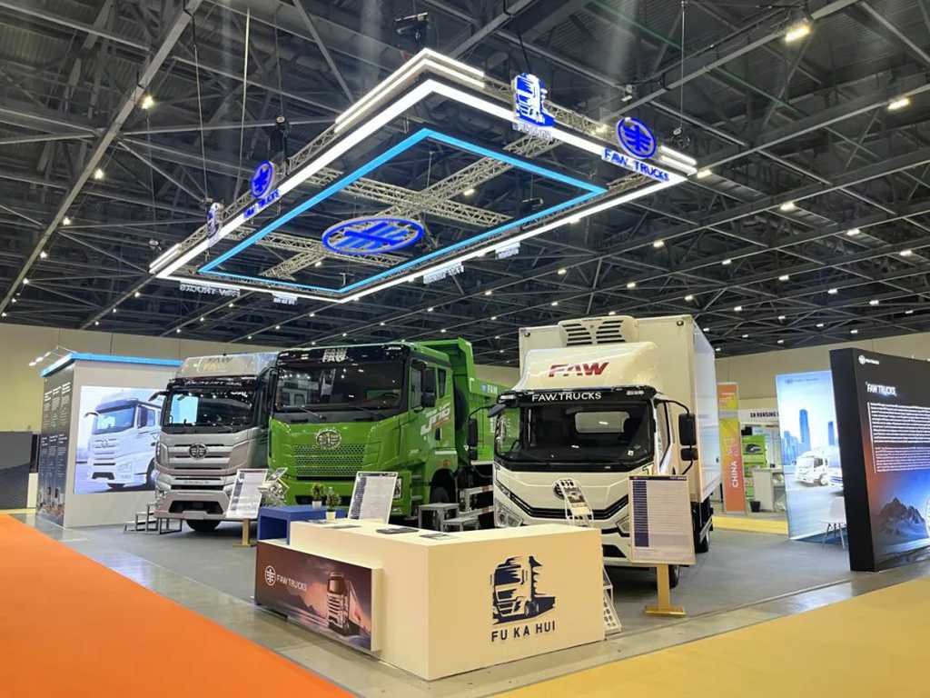 ​​FAW Jiefang мощно дебютировал на Астанинской международной выставке коммерческого транспорта​​