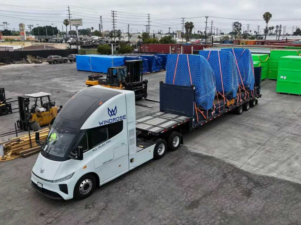 ​​Заказ на экспорт в США на 430 млн юаней: Windrose получает заказ на электрогрузовики от американского логистического клиента Nevoya, поставки начнутся в конце 2025 года​​