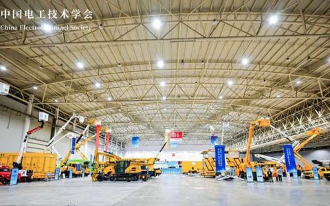​​Технологический прорыв и надежная основа! 11 спецмашин на шасси Dongfeng на выставке электрооборудования Китая​​