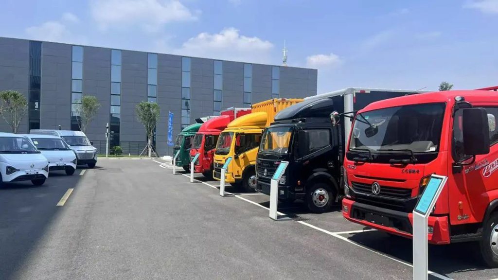 ​​Двигатель Dongfeng Light Truck ZD25: надежный выбор для эффективных перевозок​​