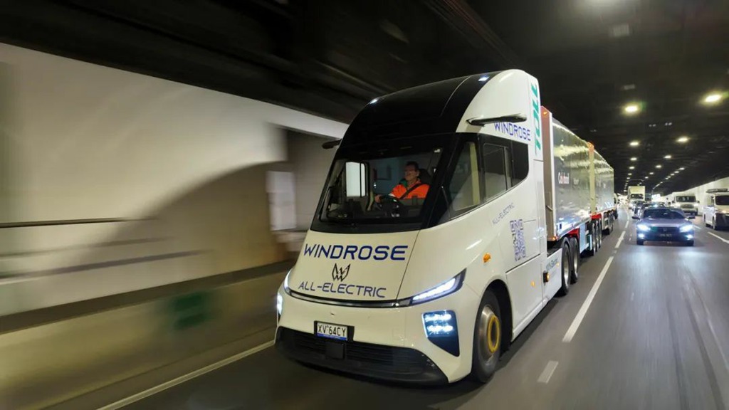 68 тонн двойной седельный автомобиль покорил 18% крутизны! Windrose Electric Truck завершил испытания в Австралии