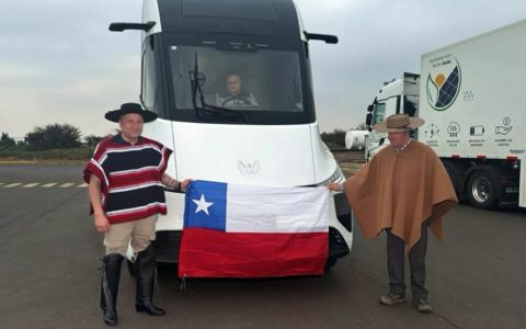 ​​Windrose Technology представила 670-километровый чистоэлектрический тяжелый грузовик в Чили, обслуживающий клиентов Walmart и MPM​​