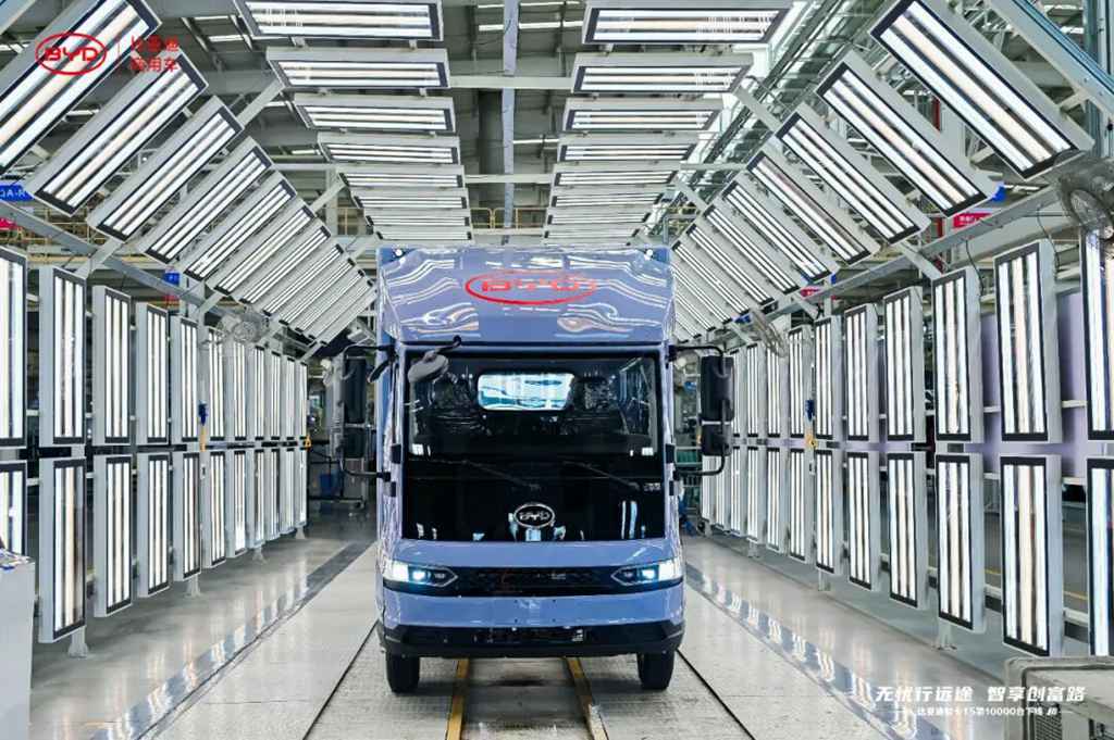 BYD T5: Официально сошёл с конвейера 10 000-й экземпляр легкого грузовика T5!