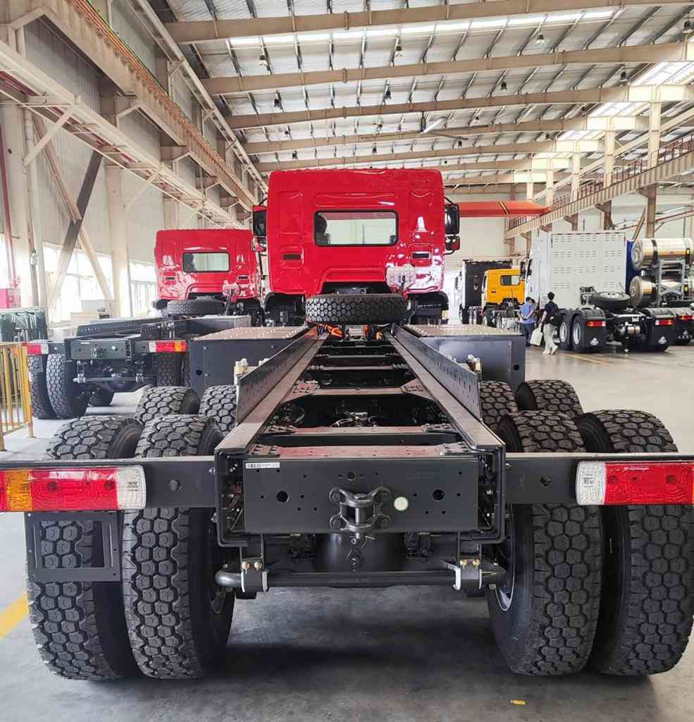 Двигатель и грузоподъемность – два стандарта! Chenglong H5 8X4 электрический самосвал определяет новые правила городской транспортировки