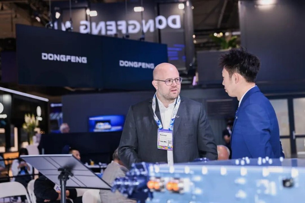 Выйдя на рынок Ганновера, компания Dongfeng Motor представила результаты своей стратегии развития водородных коммерческих автомобилей в Китае.