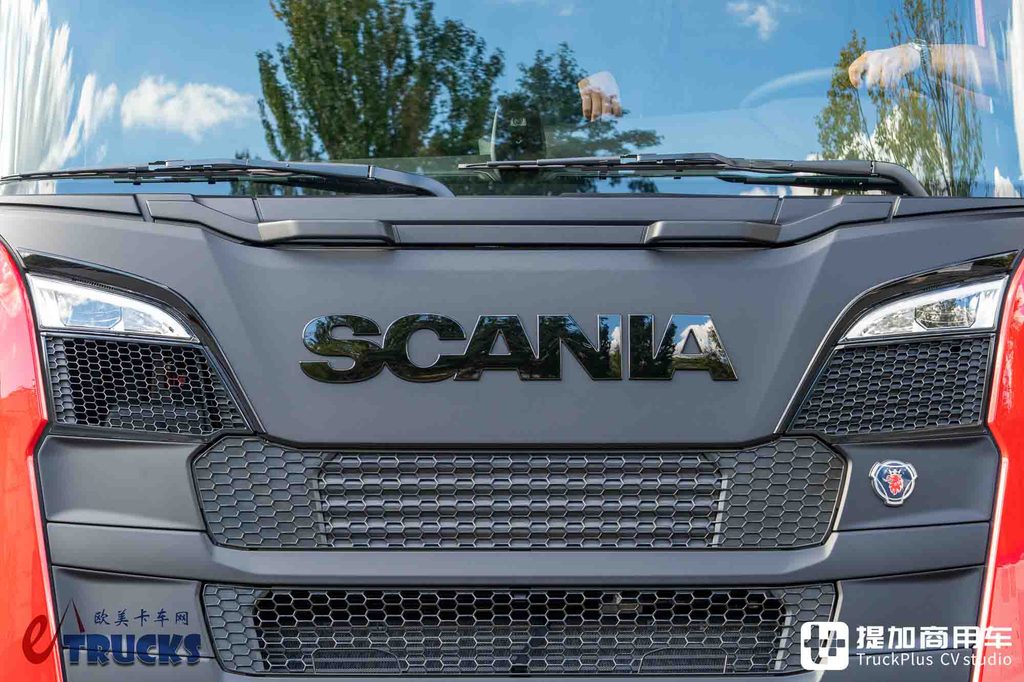 IAA 2026: кабина удлинена на 80 см, V8 на 770 л.с. — детальный обзор тягача Scania LongLine