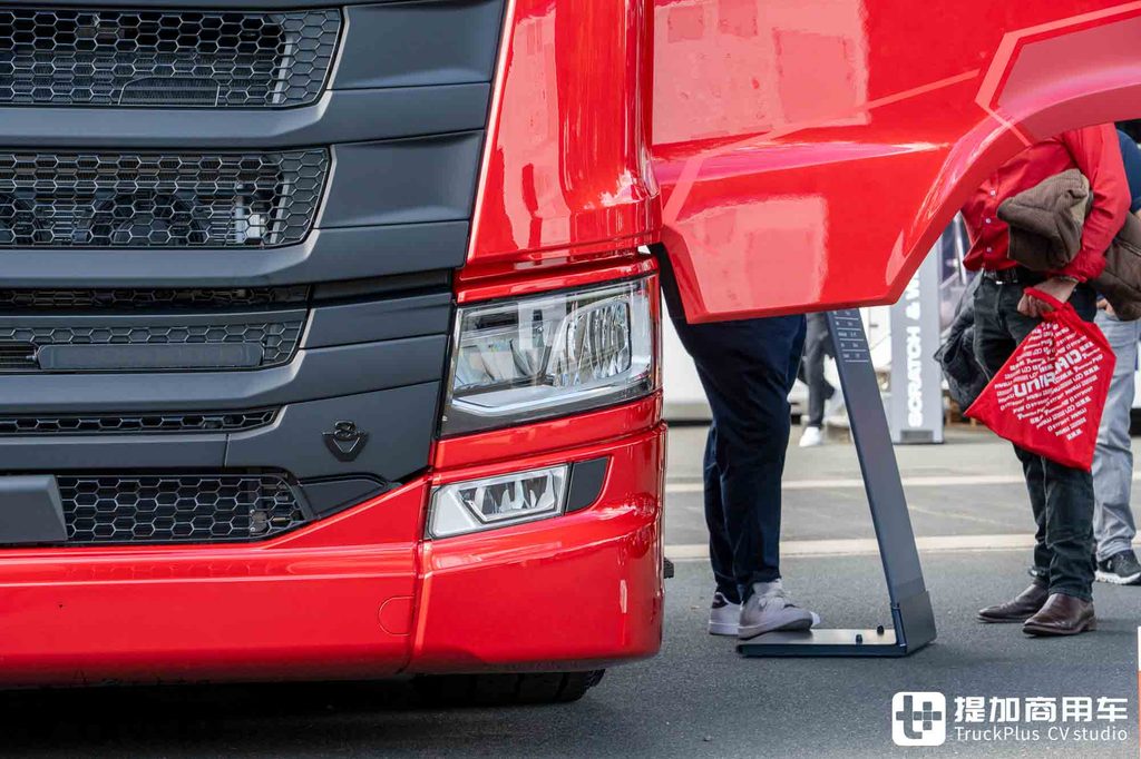 IAA 2026: кабина удлинена на 80 см, V8 на 770 л.с. — детальный обзор тягача Scania LongLine