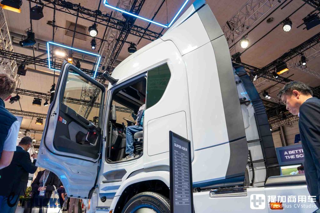 IAA 2026: новая передняя часть, скрытые ручки дверей и электронные зеркала? Детальный обзор нового тягача Scania Dynamic 430 R