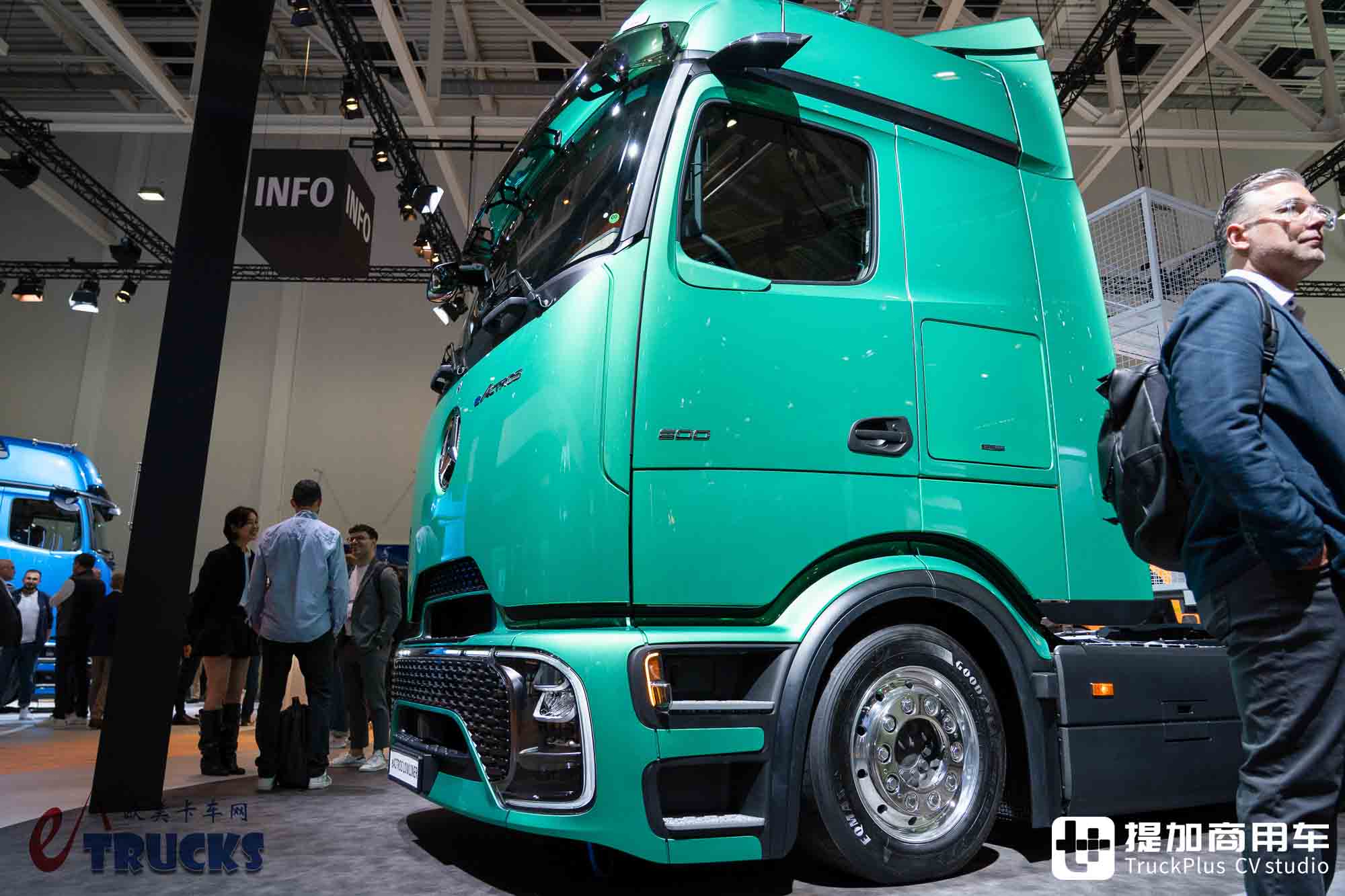 IAA 2026: умеет ли магистральный электрический грузовик играть в низкую седёлку? Детальный обзор тягача Mercedes-Benz eActros Lowliner