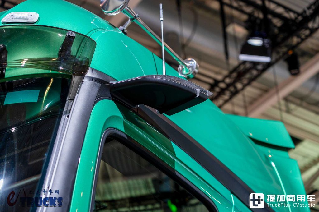 IAA 2026: умеет ли магистральный электрический грузовик играть в низкую седёлку? Детальный обзор тягача Mercedes-Benz eActros Lowliner