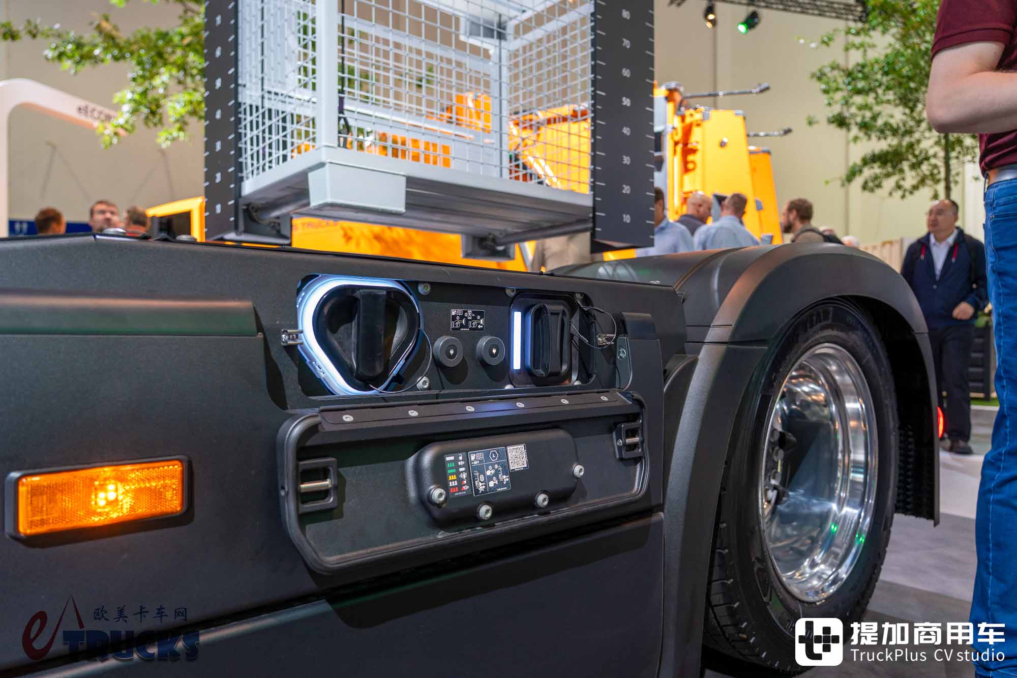 IAA 2026: умеет ли магистральный электрический грузовик играть в низкую седёлку? Детальный обзор тягача Mercedes-Benz eActros Lowliner