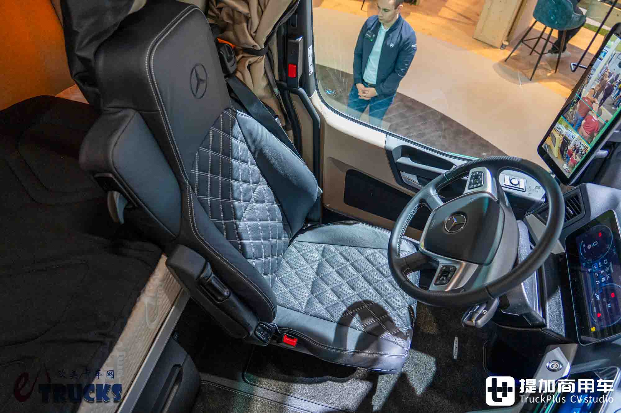 IAA 2026: умеет ли магистральный электрический грузовик играть в низкую седёлку? Детальный обзор тягача Mercedes-Benz eActros Lowliner