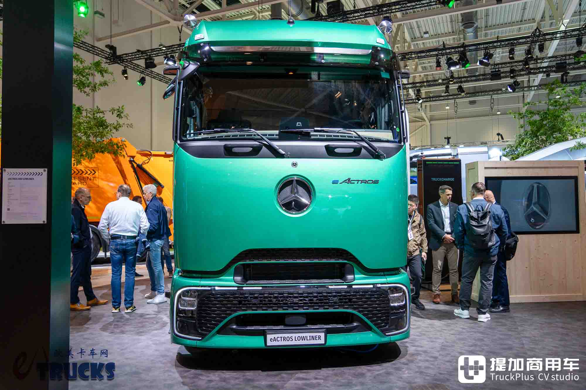 IAA 2026: умеет ли магистральный электрический грузовик играть в низкую седёлку? Детальный обзор тягача Mercedes-Benz eActros Lowliner