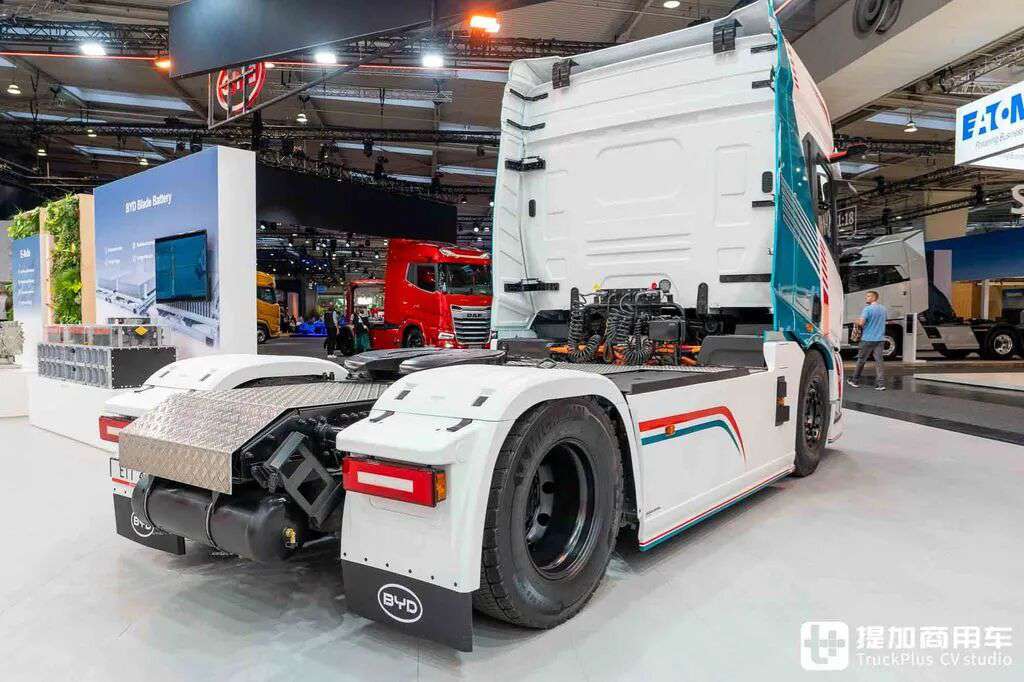 IAA 2026: электропривод 1000 л.с. + мегаваттная зарядка и пять звёзд безопасности! Полный разбор электрического тягача BYD ETT 44