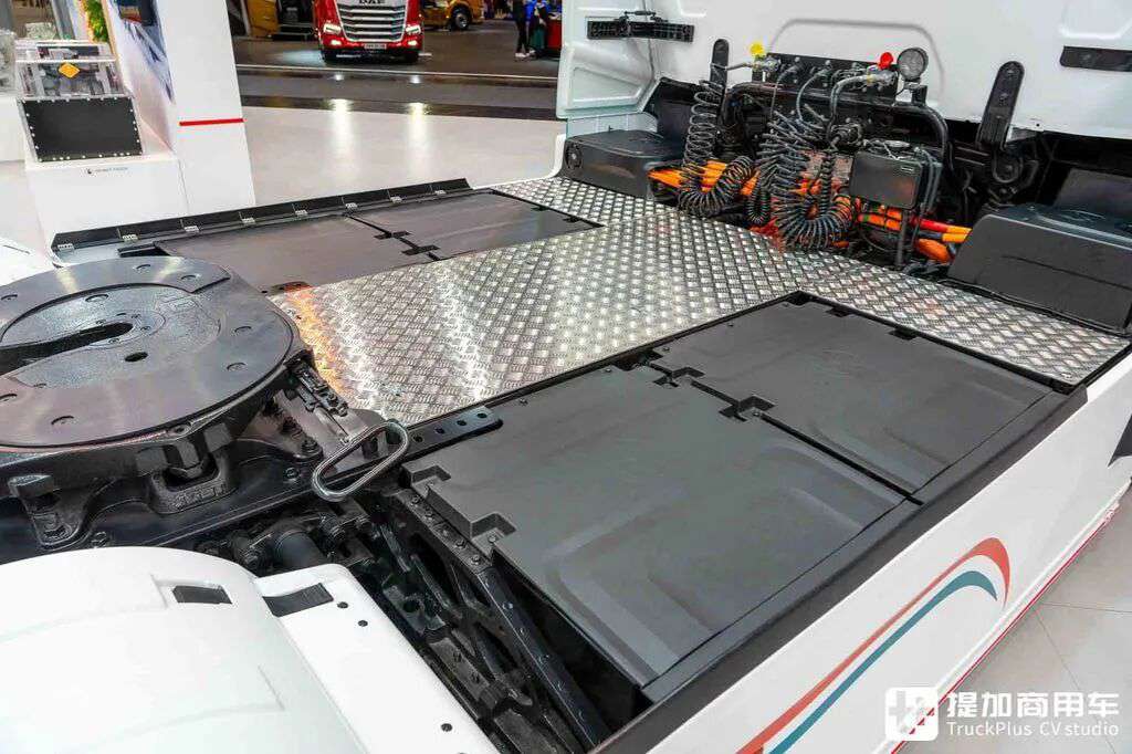 IAA 2026: электропривод 1000 л.с. + мегаваттная зарядка и пять звёзд безопасности! Полный разбор электрического тягача BYD ETT 44