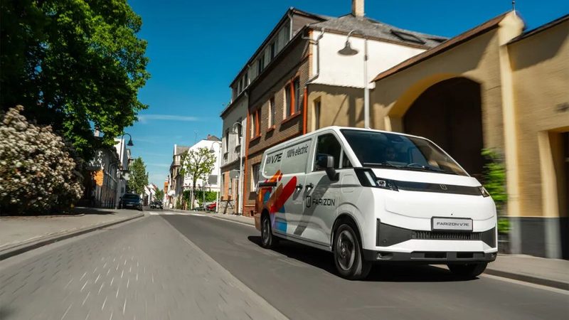 Электрофургон Farizon Xingxiang V7E в европейском городе