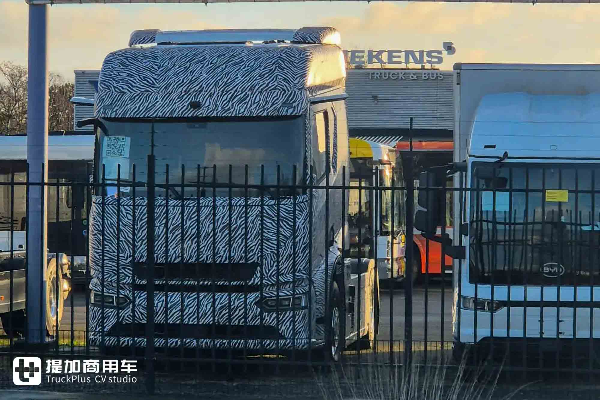 Номерной знак ЮэB замечен в Нидерландах? Заснят дорожный тест дальнего магистрального электротягача BYD, премьера на IAA уже близко